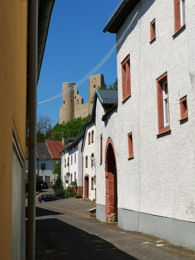 Mooi Ruim Appartement In Antieke Stadsboerderij Schönecken Esterno foto