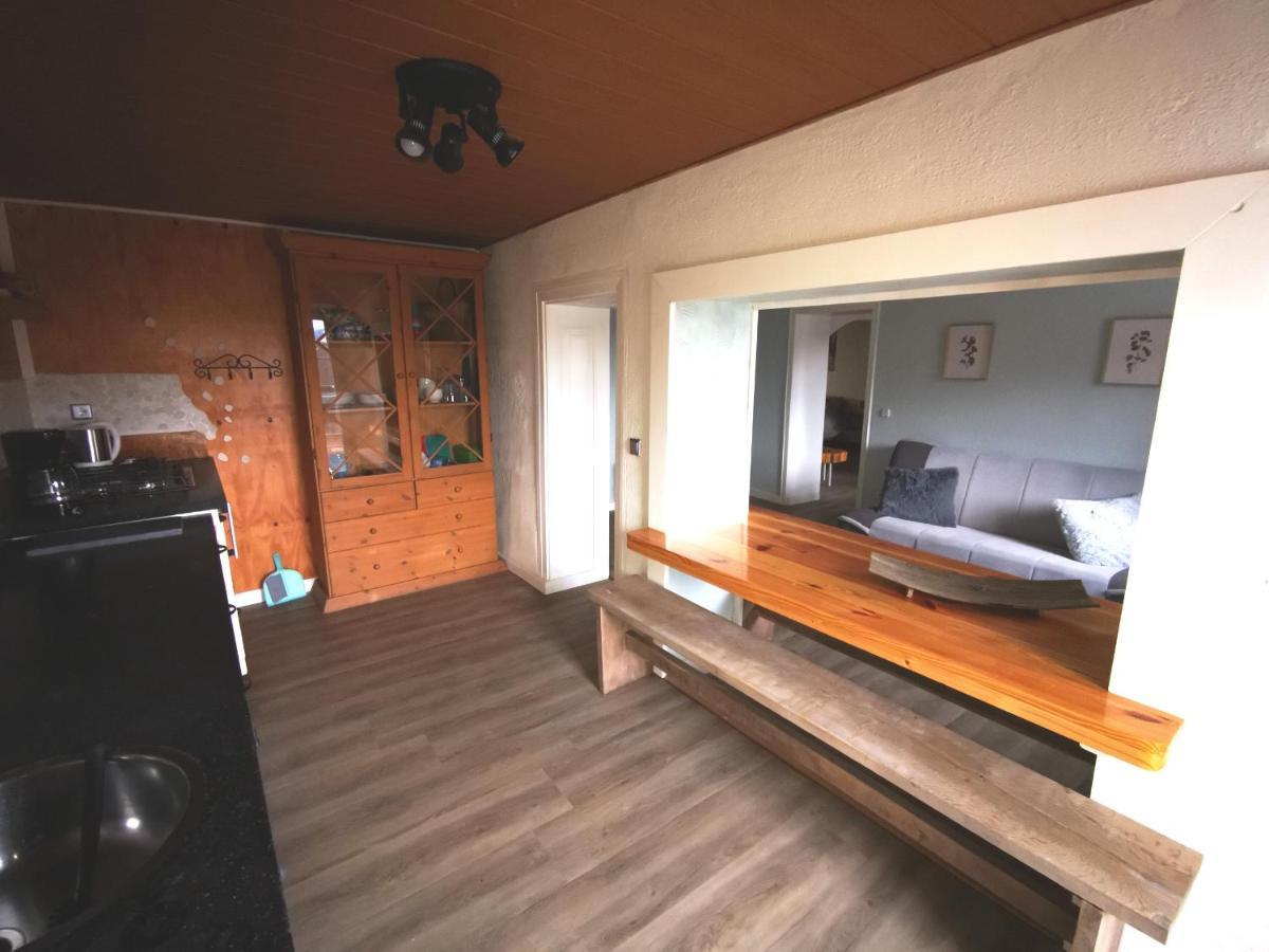 Mooi Ruim Appartement In Antieke Stadsboerderij Schönecken Esterno foto